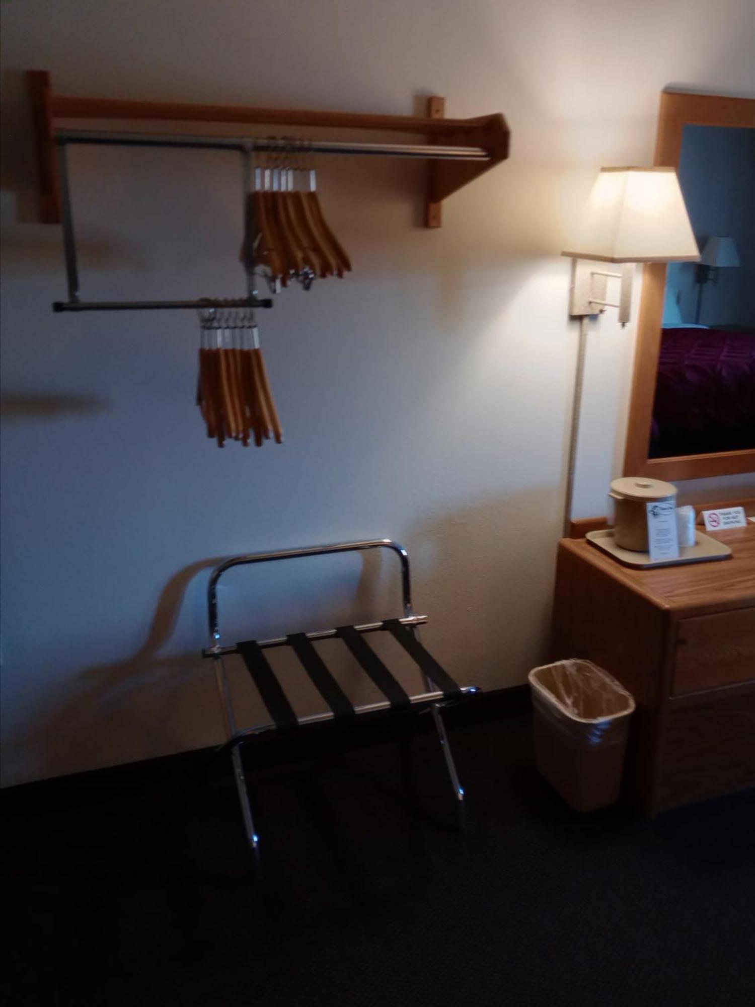 Fairbridge Inn & Suites Thorp Kültér fotó