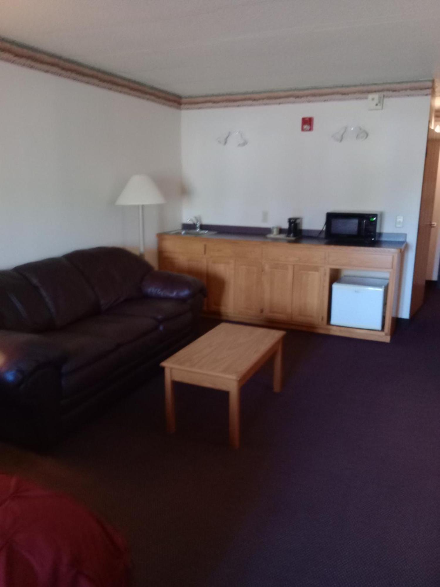 Fairbridge Inn & Suites Thorp Kültér fotó