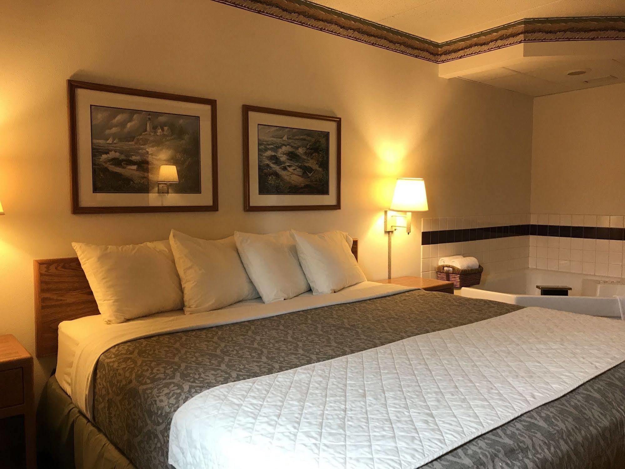 Fairbridge Inn & Suites Thorp Kültér fotó