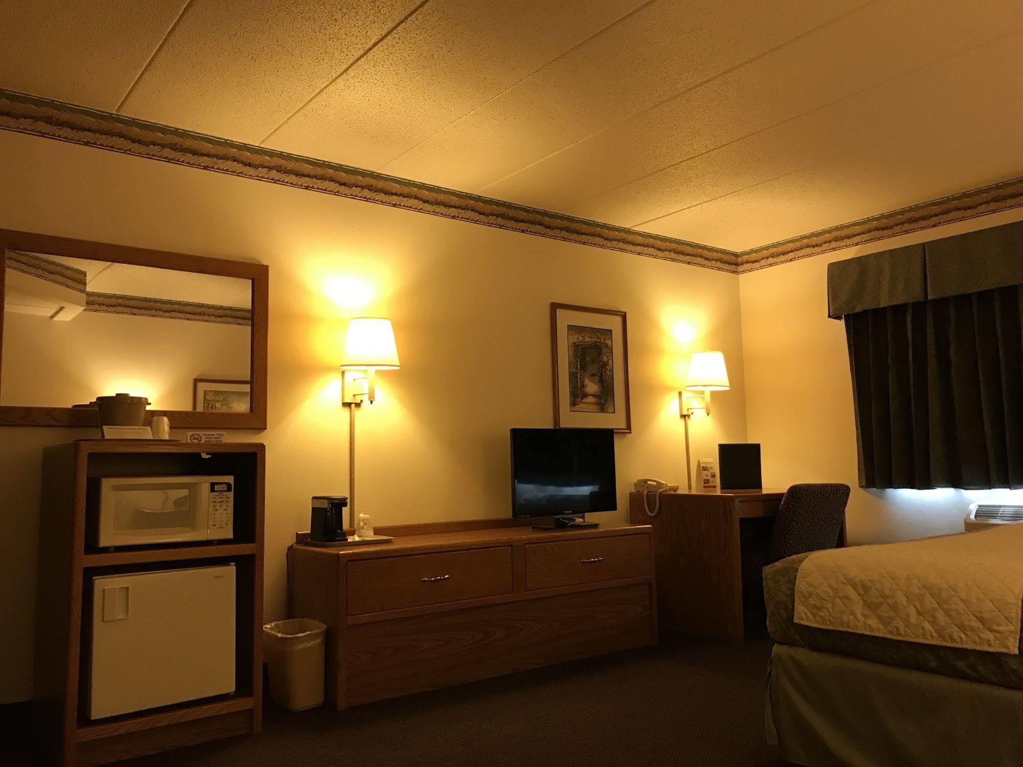 Fairbridge Inn & Suites Thorp Kültér fotó